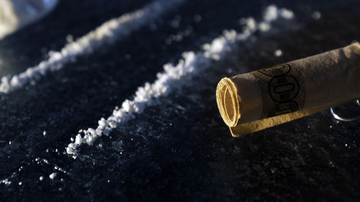 Hanno smerciato almeno 9 chili di droga in Svizzera