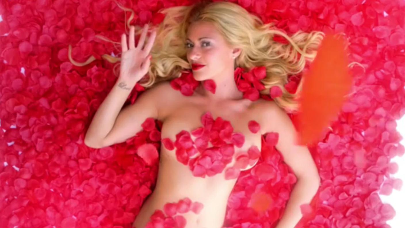 Un frammento del video della nuova canzone