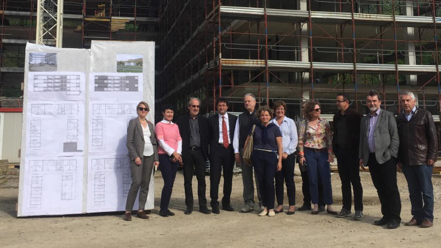 Un'immagine scattata durante la visita al cantiere del nuovo centro collettivo di Cadro