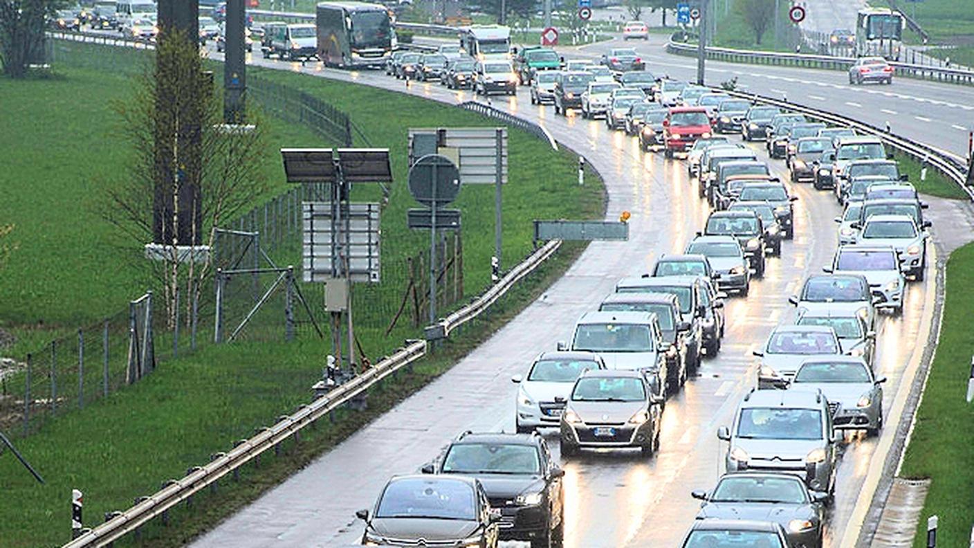 I chilometri di colonna salgono a 14 verso sera