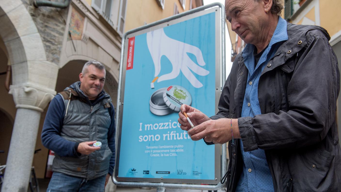 Posaceneri tascabili per non buttare le sigarette per strada