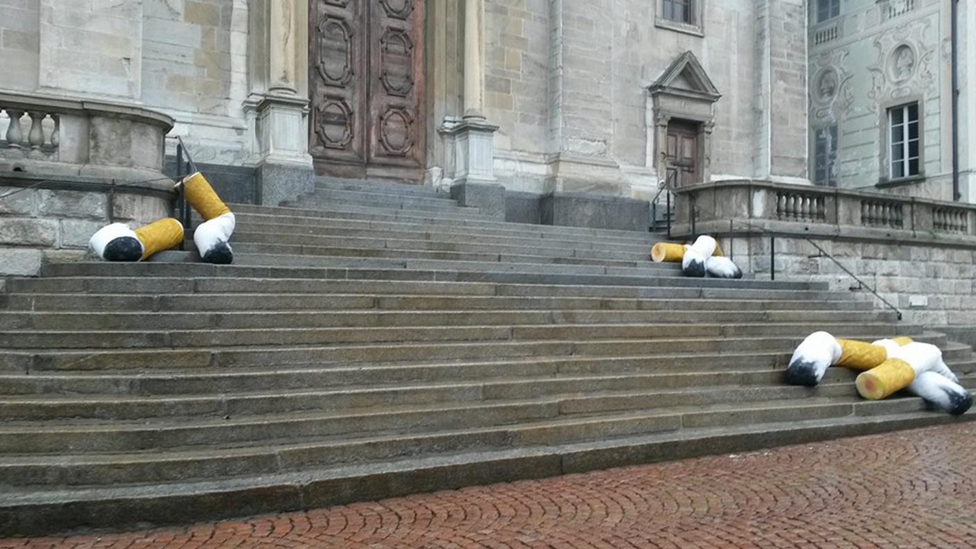 Mozziconi giganti per lottare contro una cattiva abitudine