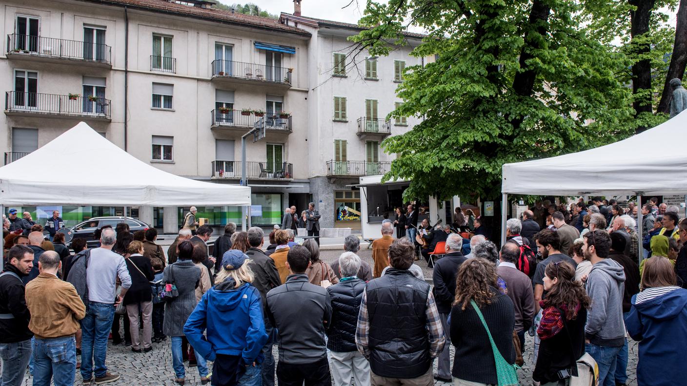 La piazza durante la manifestazione