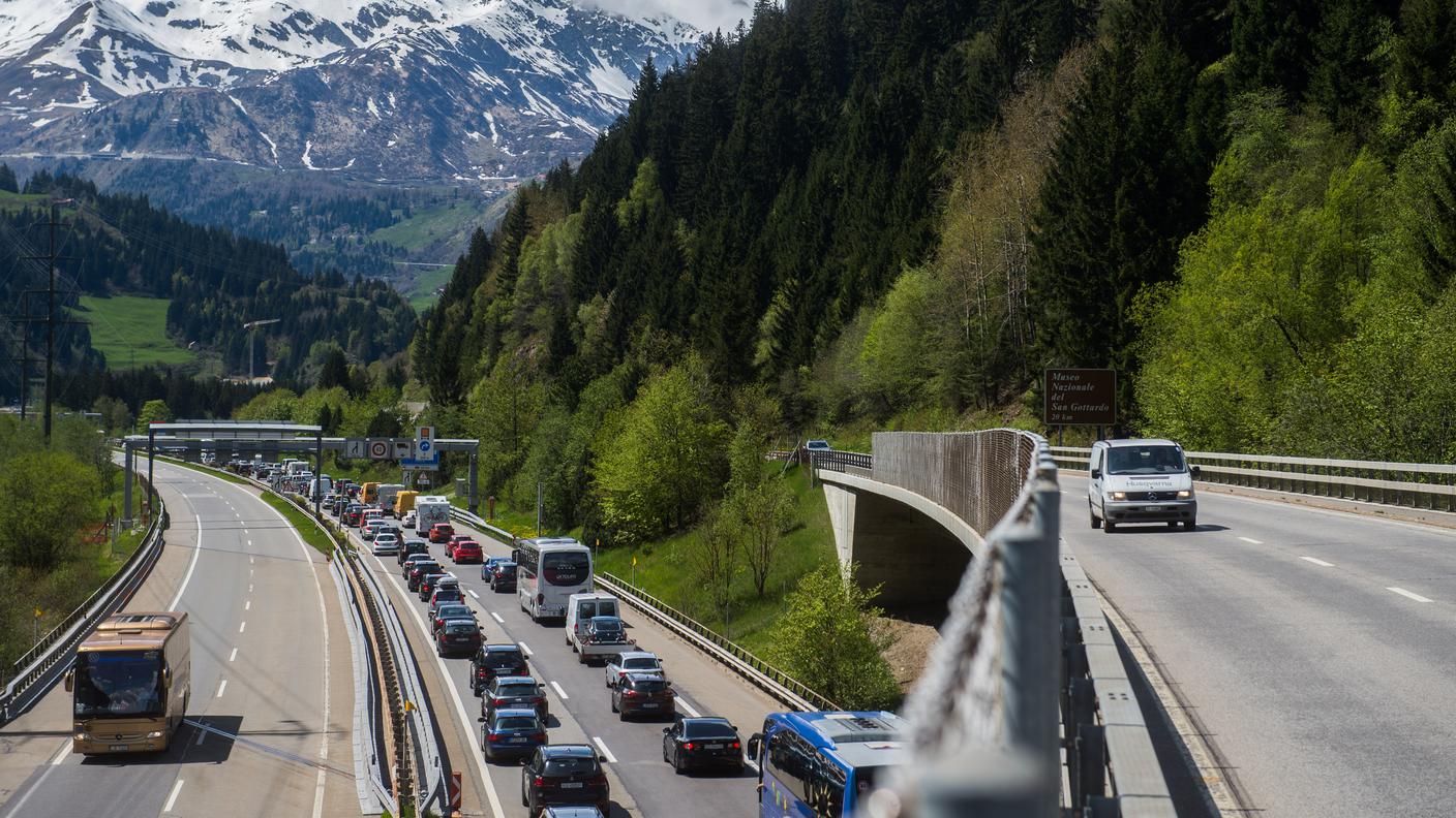 Viaggio in coda verso il San Gottardo