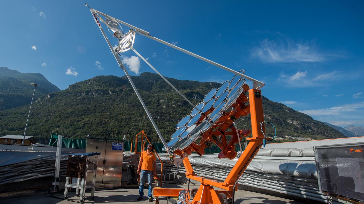 Uno dei sistemi per concentrare il sole concepiti a Biasca