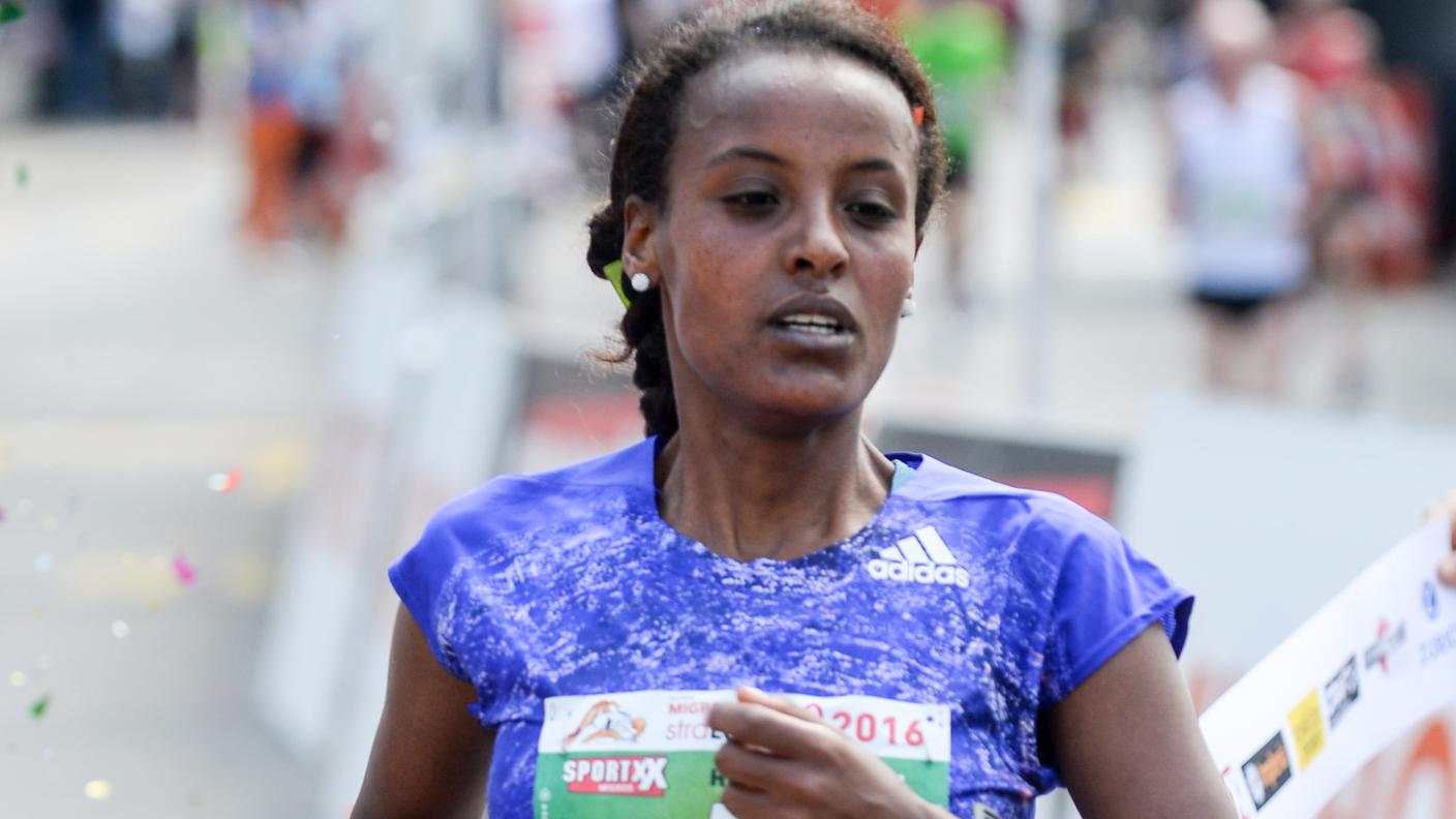 L'arrivo della etiope Haylemariyam Muliye Dekebo vincitrice della prova femminile