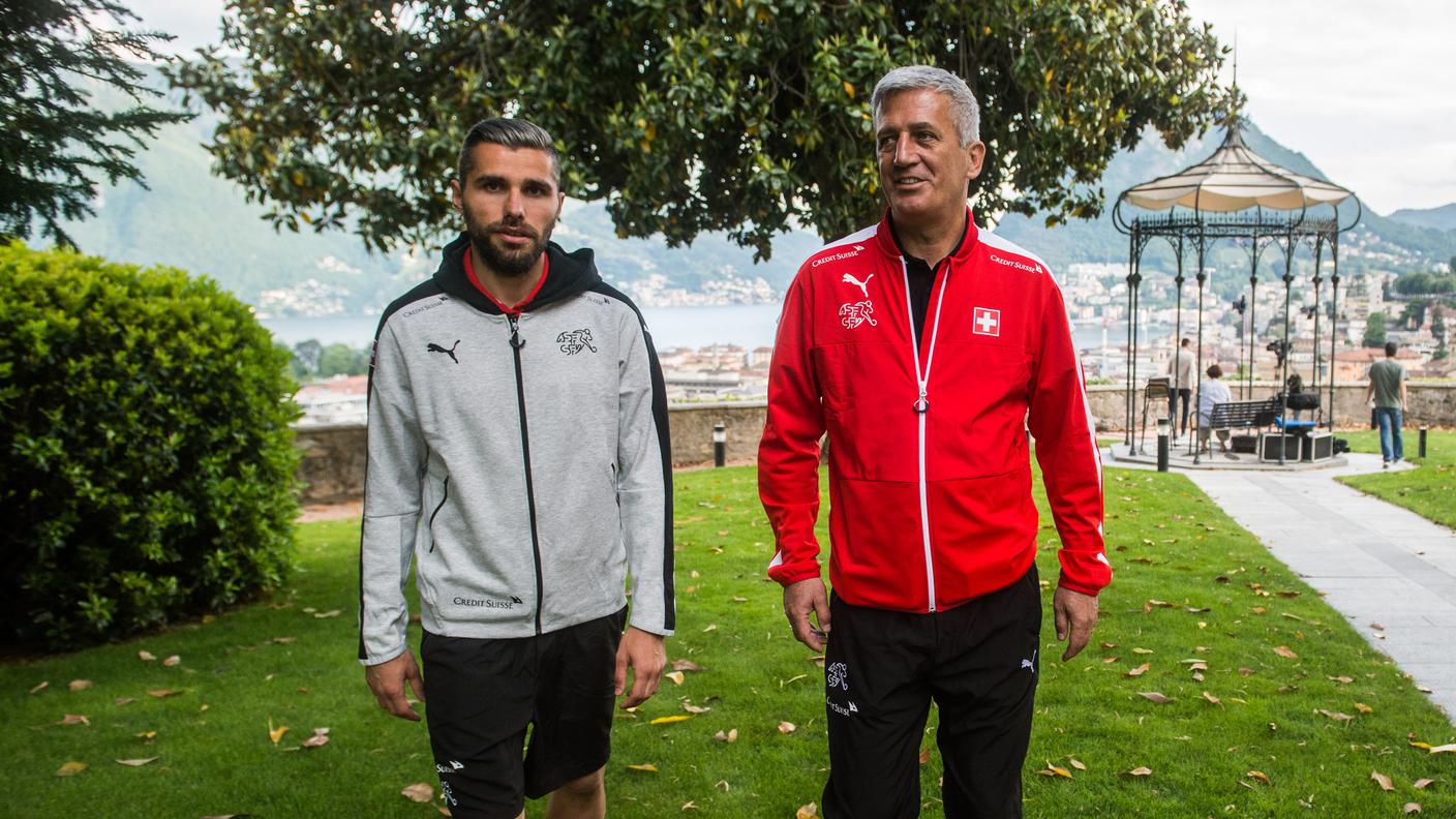 Valon Behrami con l'allenatore Vladimir Petkovic 