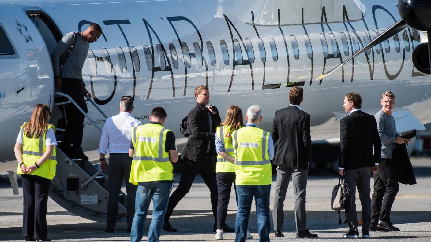Bastian Schweinsteiger seguito da Manuel Neuer e da Jérôme Boateng