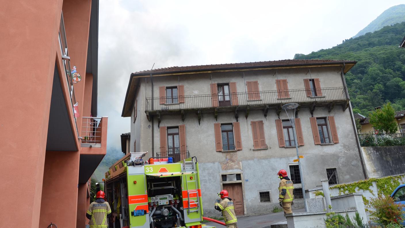 L'intervento dei pompieri ad Arbedo