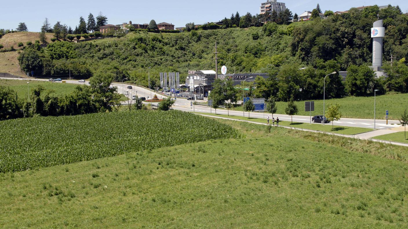Ridotta la zona commerciale-artigianale dei terreni a lato della nuova fermata dell'autobus