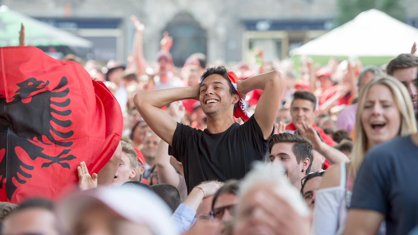 Tifosi in Piazza Mercato a Lugano