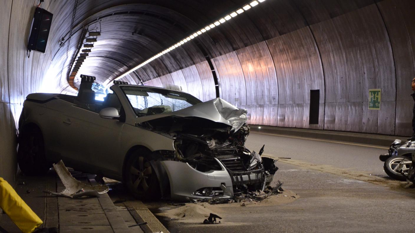 Una delle conducenti, cittadina italiana, è in fin di vita