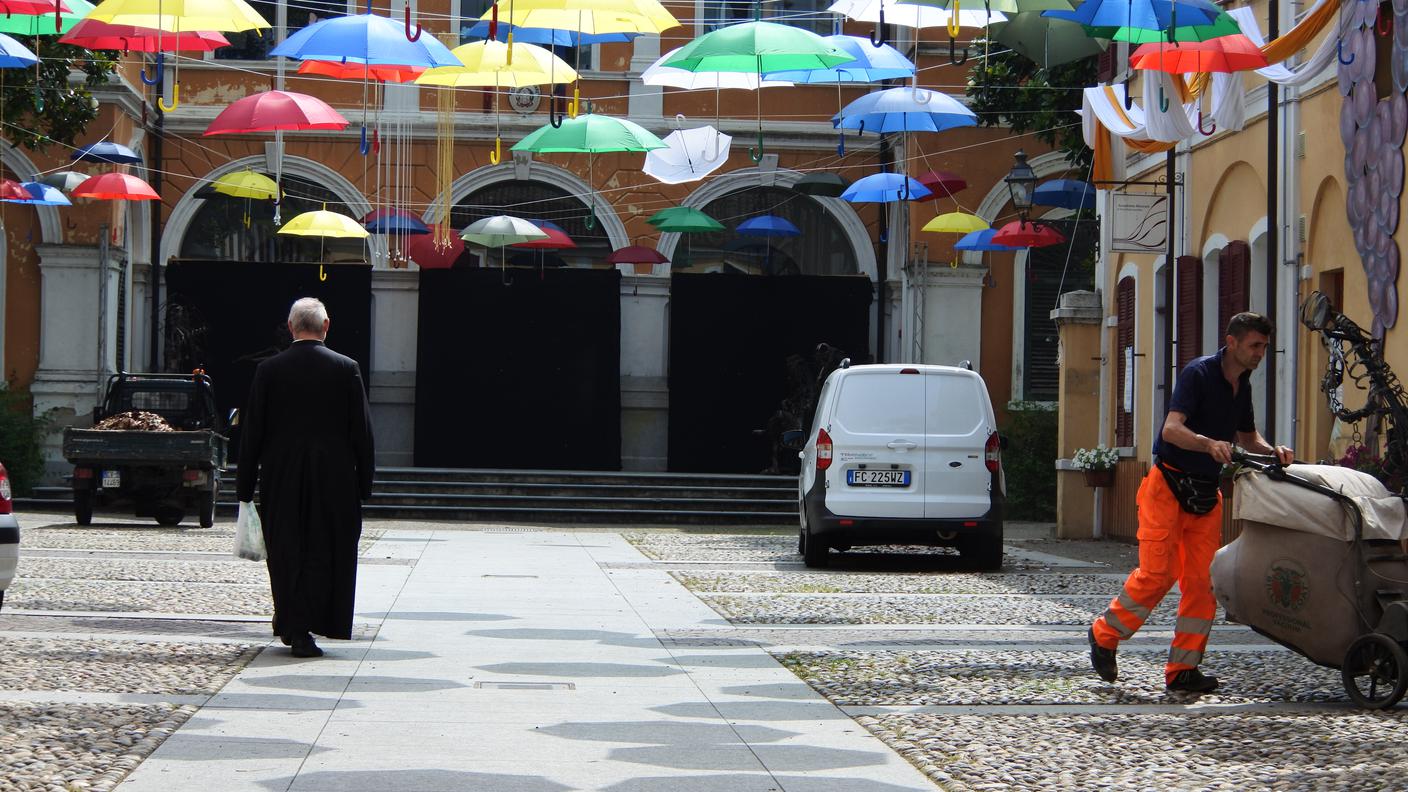 Il cortile del comune di Gravellona Lomellina