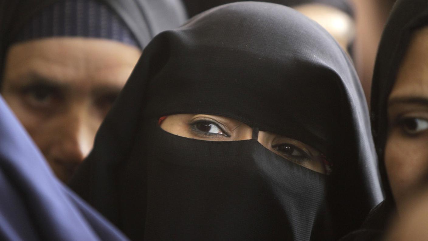 Le turiste degli stati del Golfo Persico indossano prevalentemente il niqab
