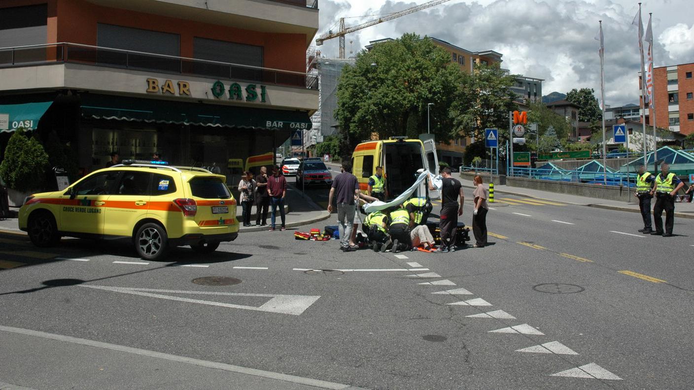 Soccorritori all'opera dopo l'incidente