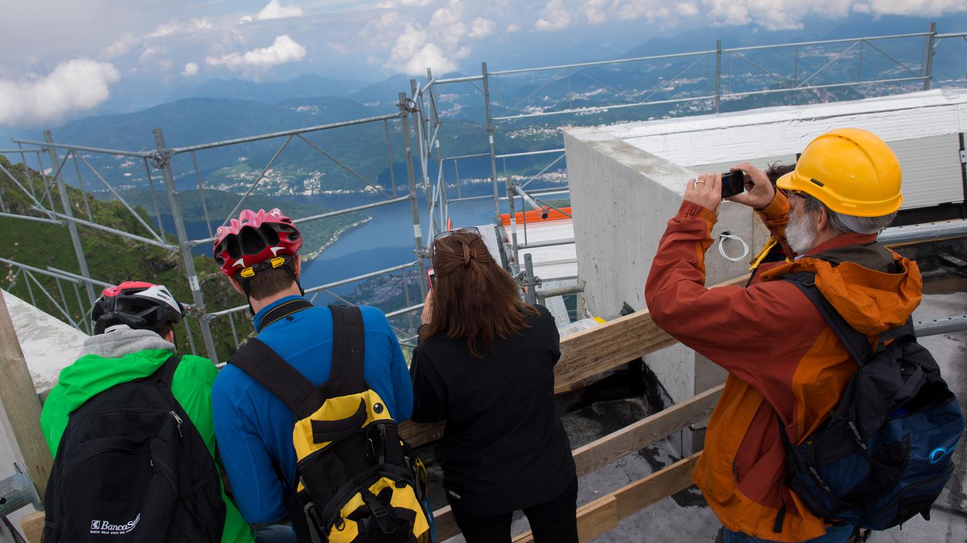 La vista dal cantiere in vetta al Generoso