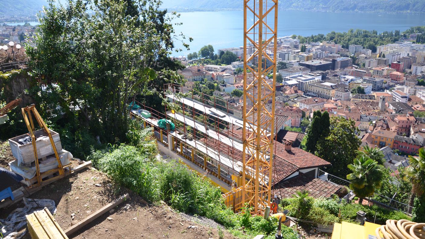 L'infortunio è avvenuto in un cantiere di Via ai Monti