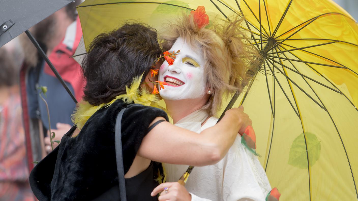 Volti da clown al funerale