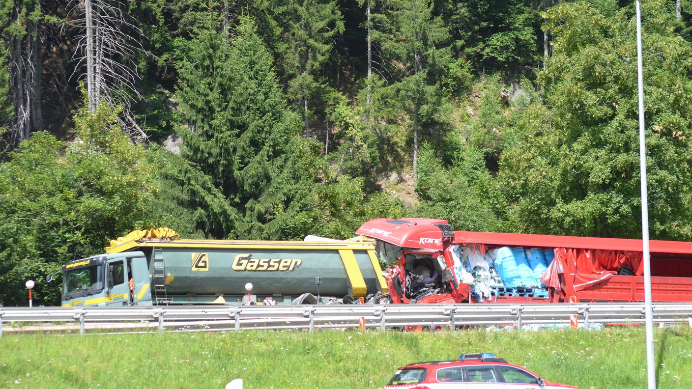 L'auto quasi invisibile sulla fotografia