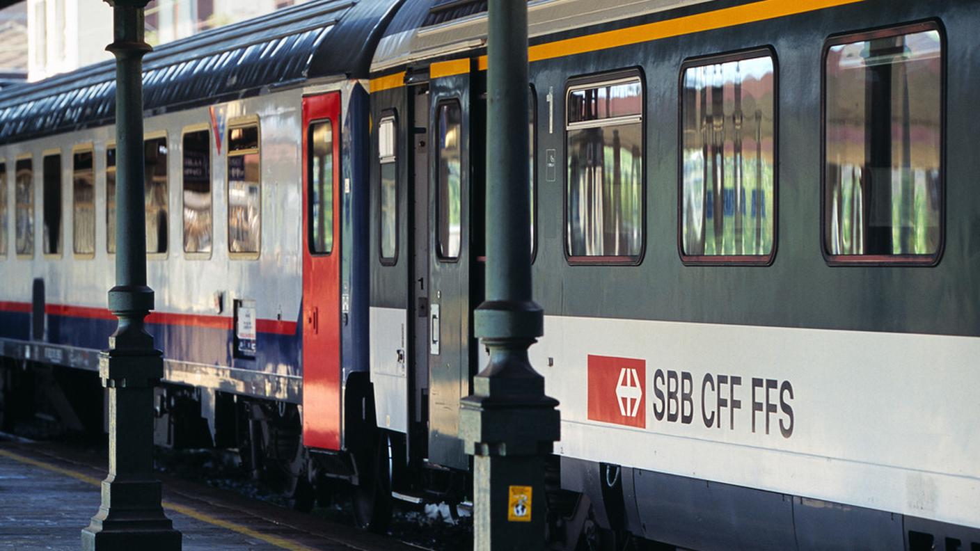 Un convoglio svizzero in stazione a Domodossola