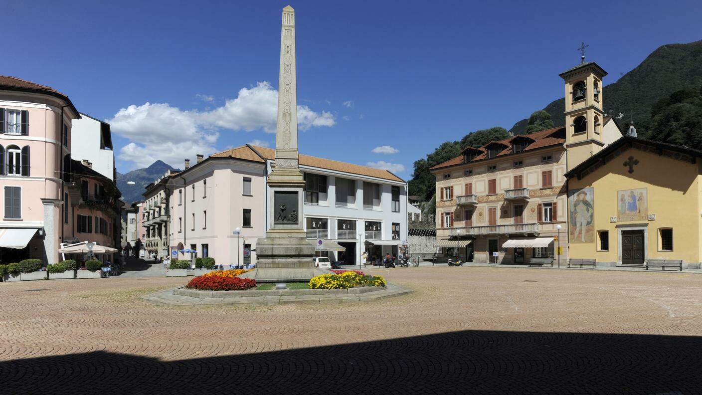 Piazza Indipendenza a Bellinzona, dove ha sede uno dei negozi