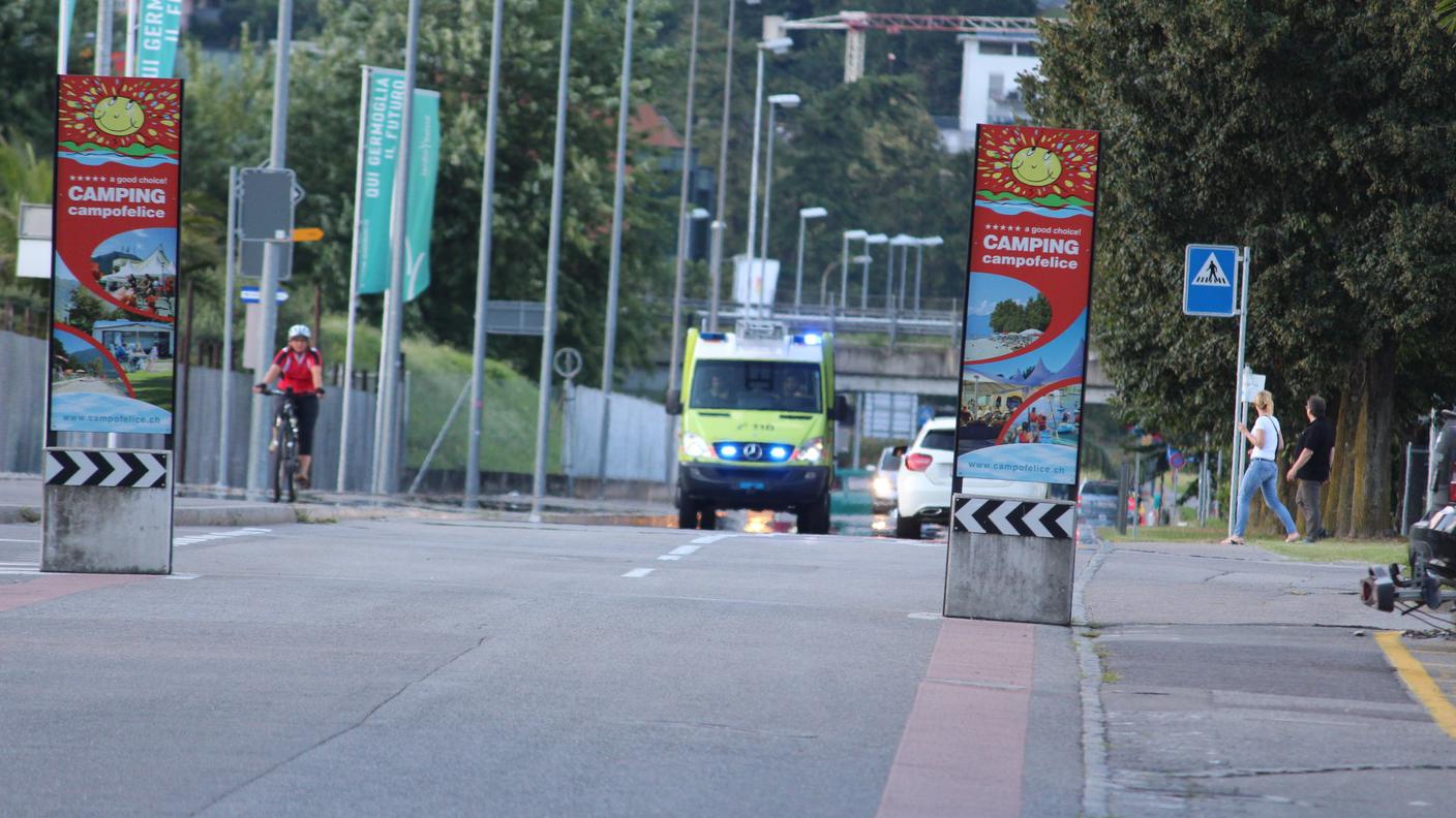 Le tre 18enni stavano facendo una grigliata fuori dalla loro tenda