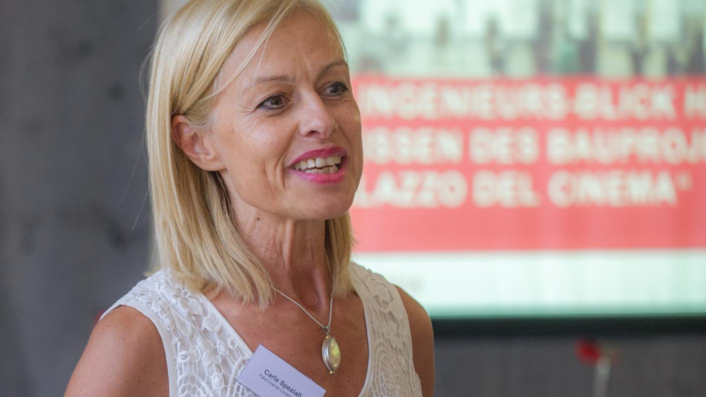Carla Speziali durante la visita