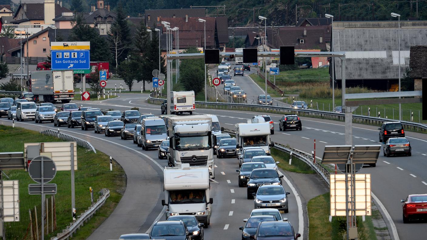 Oltre tre ore e mezza di attesa