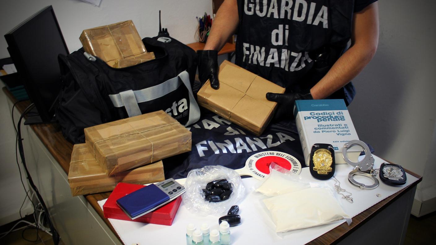 Sequestrati, fra le altre cose, circa sei chili di droga