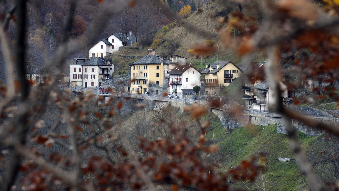 L'uomo è morto in un precipizio nella valle di Vergeletto
