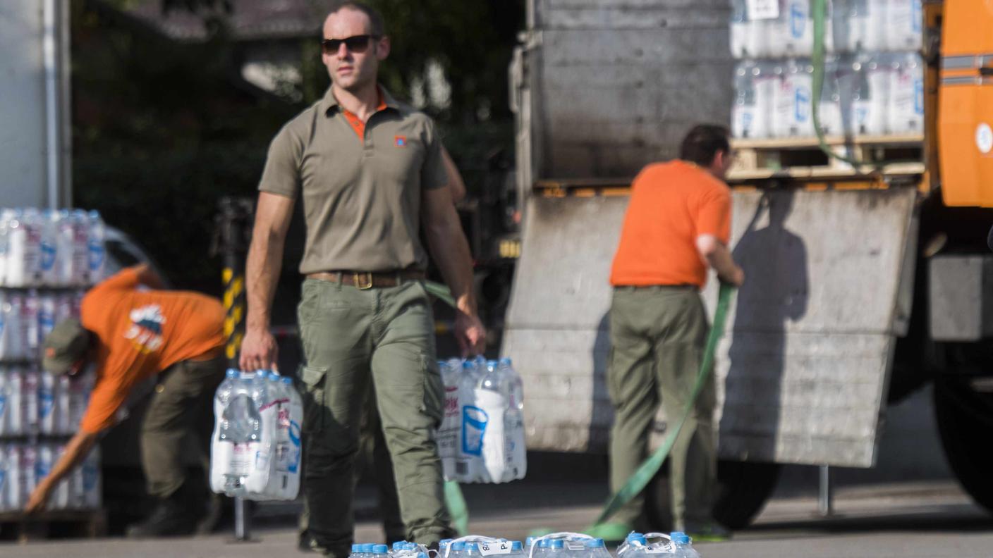 Locarno offre acqua minerale agli over 65 che vivono nel Piano