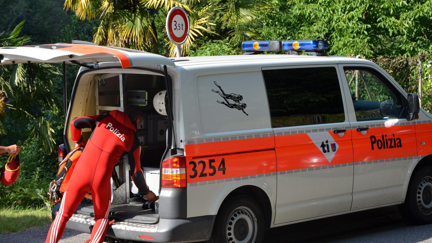 I sommozzatori della polizia intervenuti ad Ascona per salvare il giovane