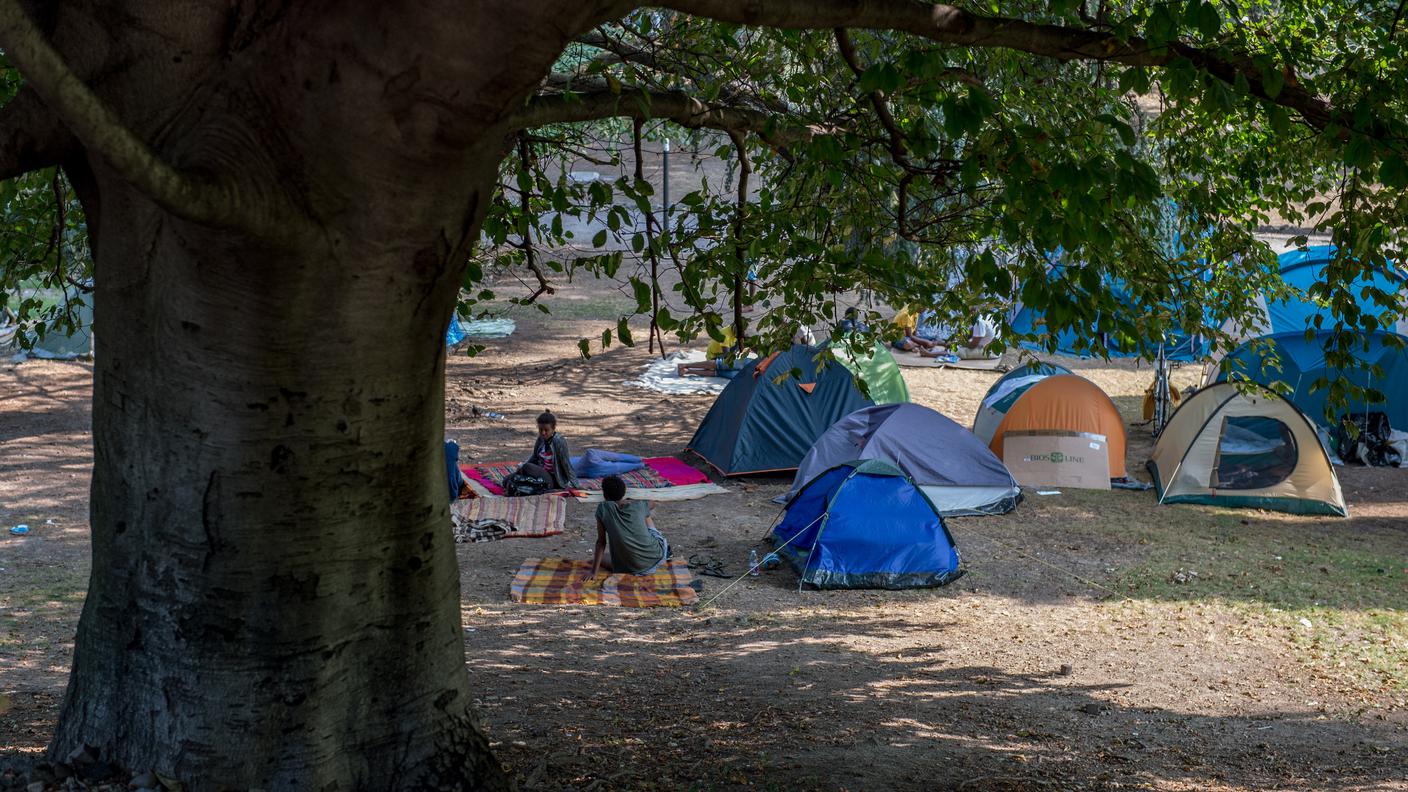 Erano accampati da luglio