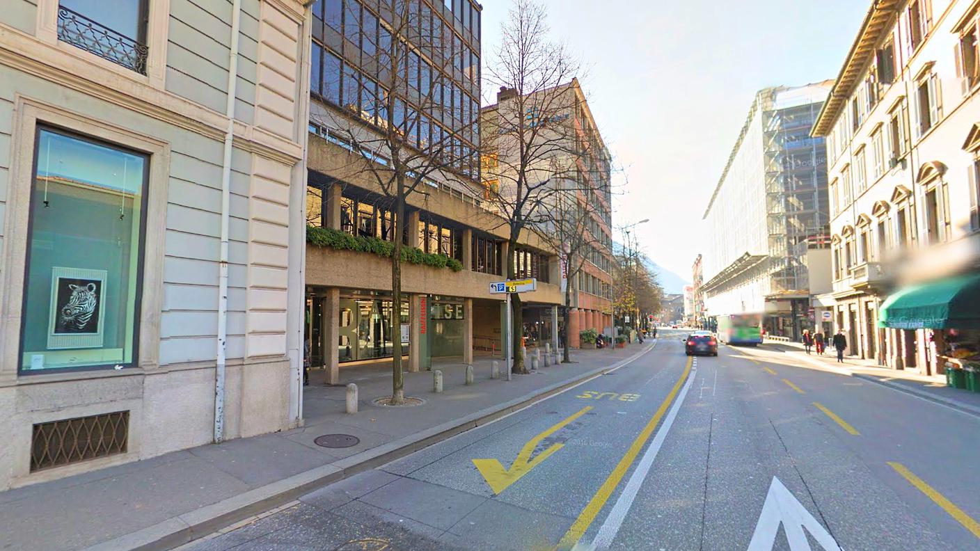 La sede della banca Raiffeisen a Lugano in via Pretorio