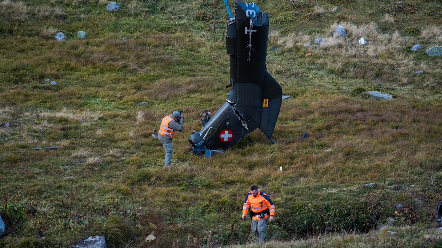 Rilievi fotografici eseguiti oggi sui rottami del Super Puma