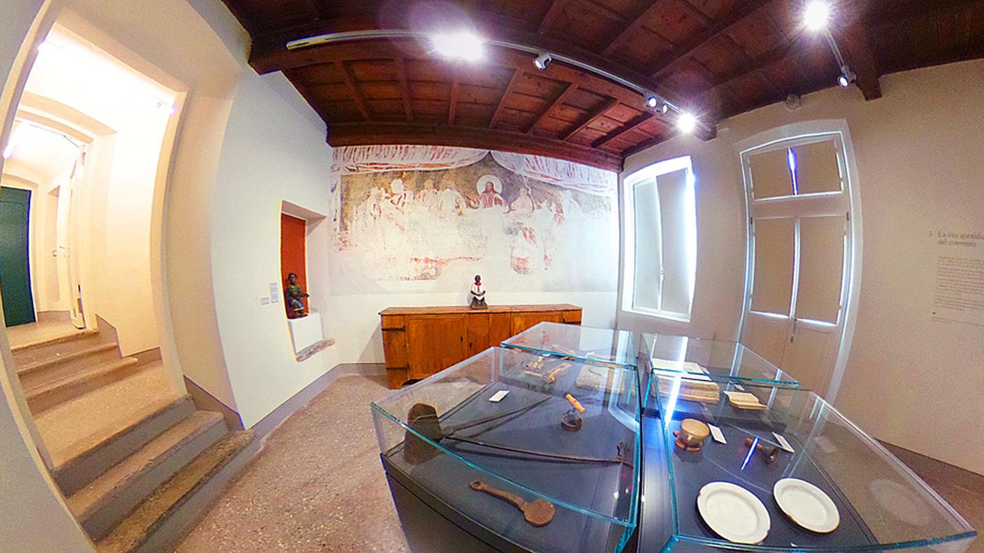 La sala del refettorio, con un affresco dell'Ultima cena