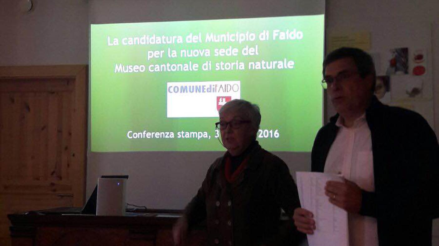 Tiziana Mona, promotrice della raccolta firme e Daniele Zanzi, responsabile turismo