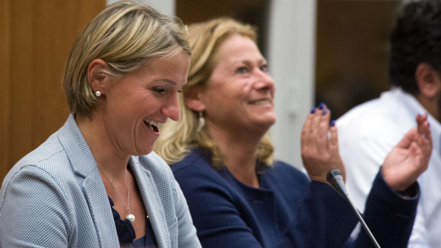 Karin Valenzano Rossi e Giovanna Viscardi dopo l'esito della votazione che ha respinto un consiglio direttivo a quattro