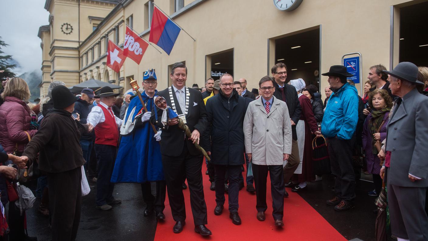 L'arrivo delle autorità; il presidente del Carnevale di Lucerna Patrick Hauser, il vicesindaco di Lucerna Martin Merki, il consigliere di Stato Christian Vitta e il sindaco di Bellinzona Mario Branda