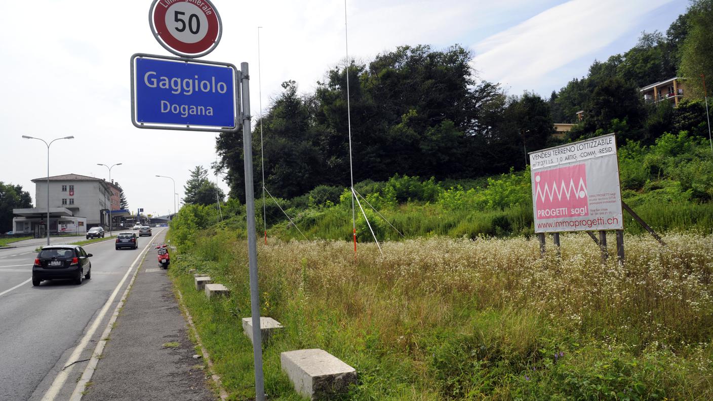Ritrovata a pochi passi dal confine in territorio italiano