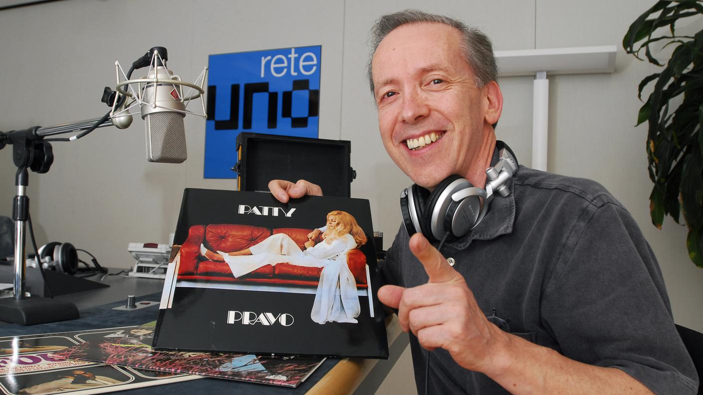 Fieschi fra i dischi in uno studio radio