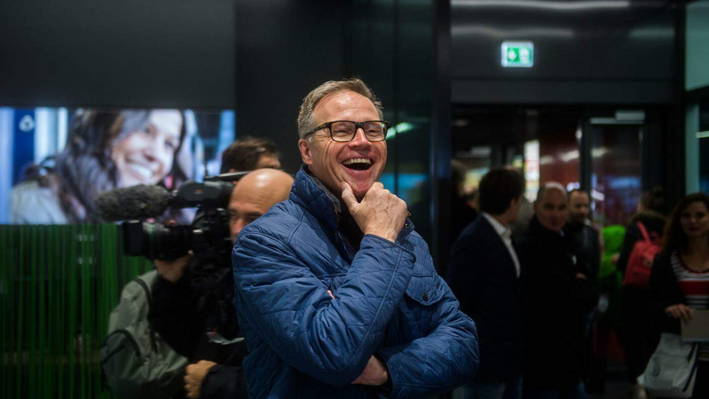 Il CEO Andreas Meyer raggiante in occasione dell'inaugurazione della nuova stazione di Bellinzona
