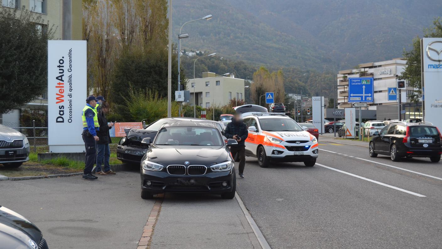 La guidatrice della prima auto ha subito qualche contusione