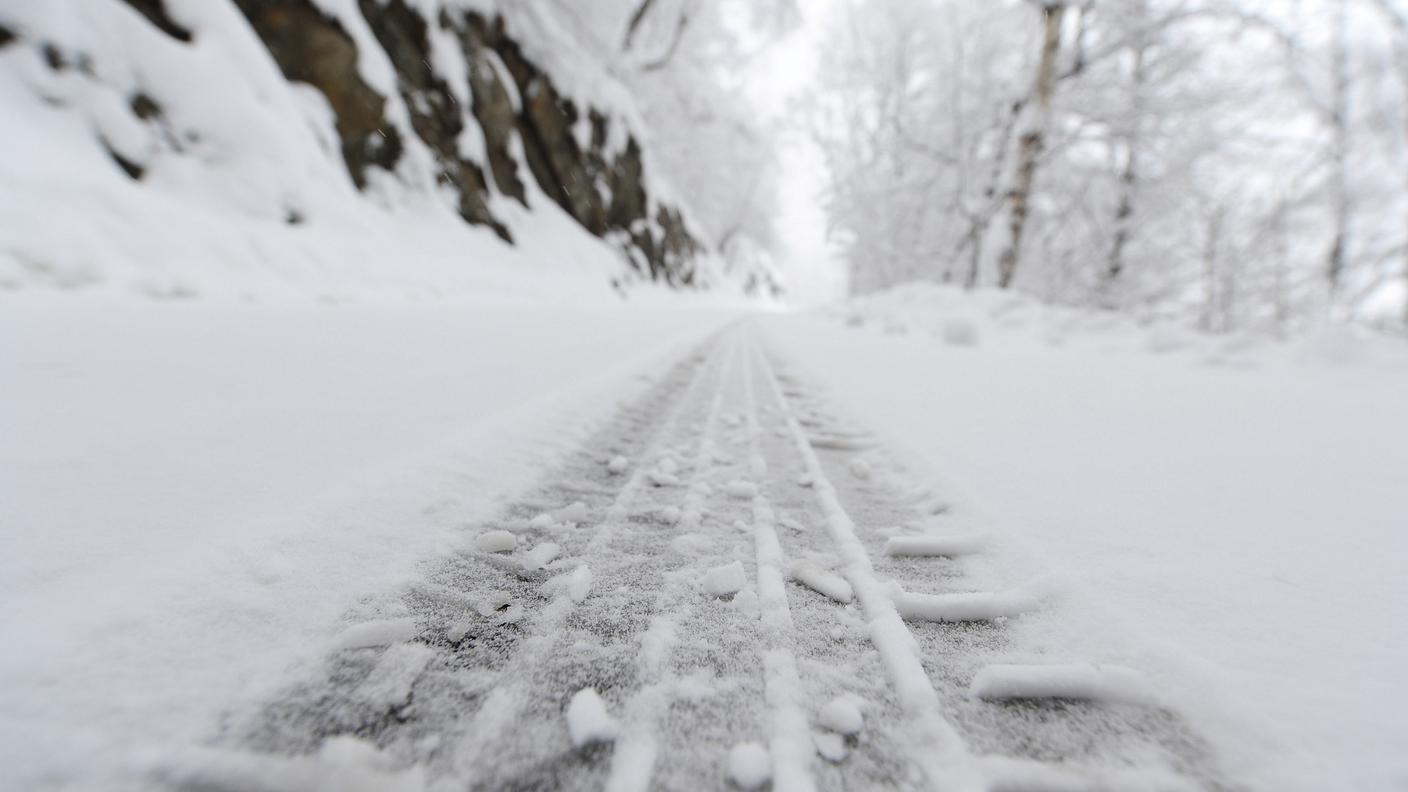 Su strade innevate le gomme estive sono solo un problema in più