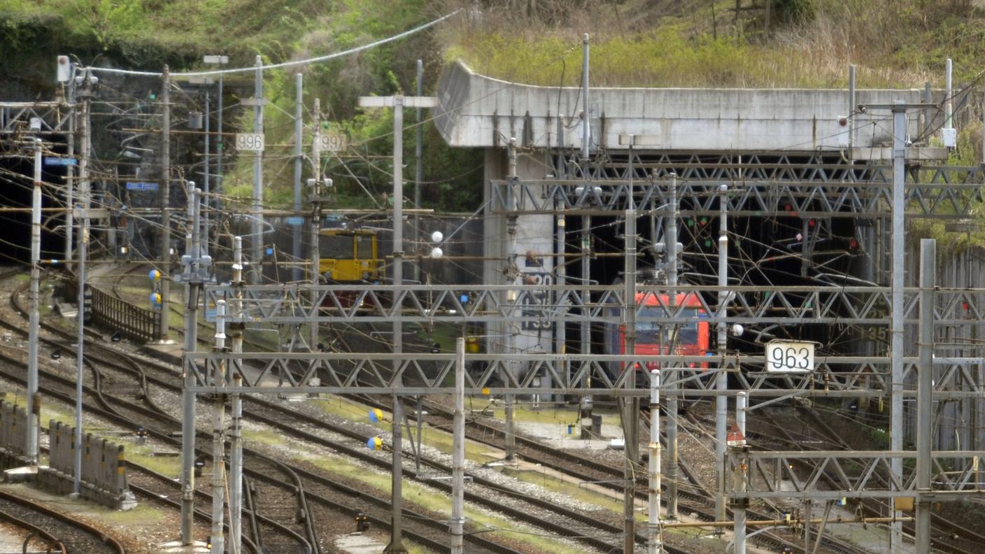 L'intervento ha causato disagi al traffico ferroviario