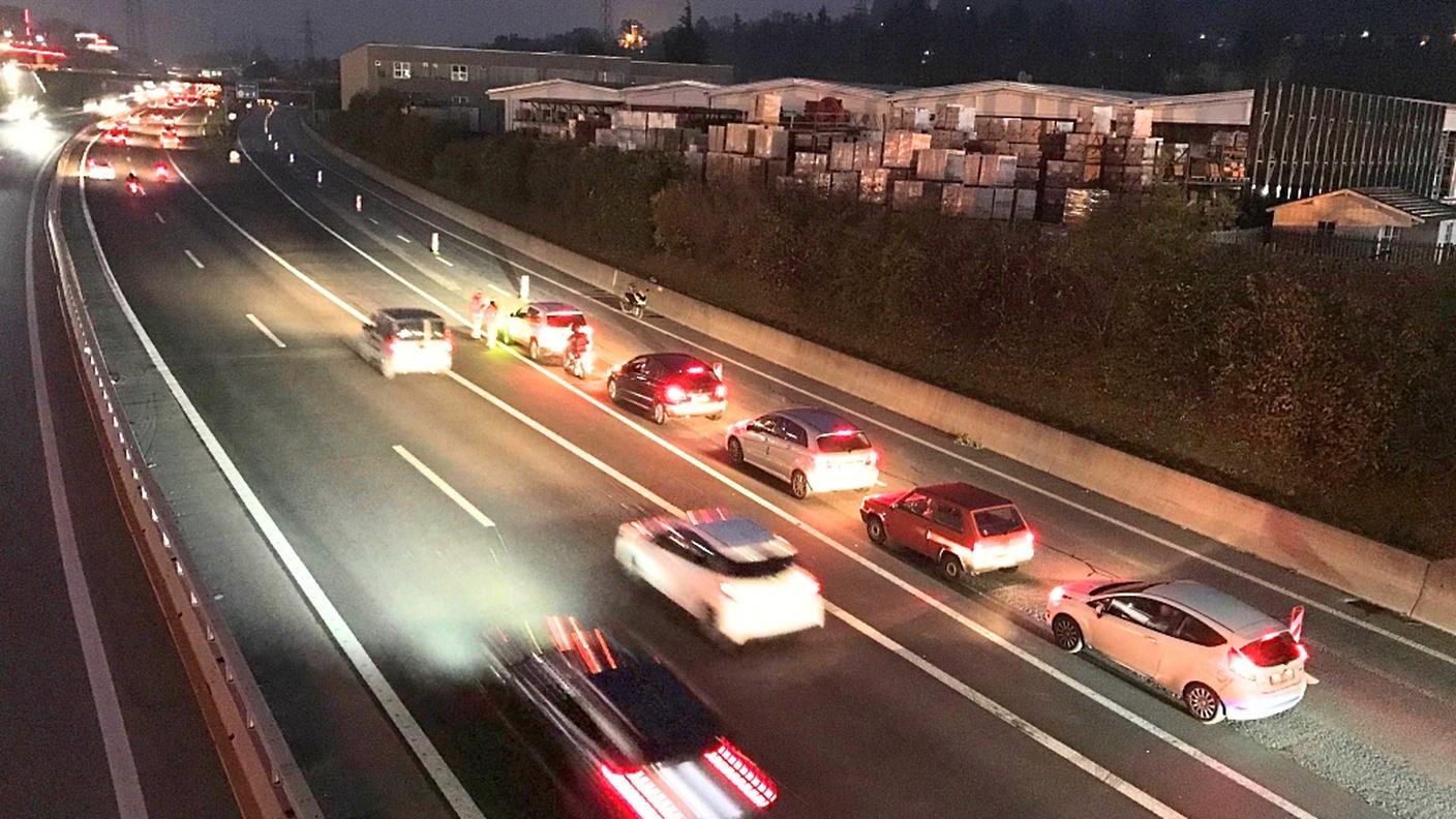 Due agenti di sicurezza avevano il compito di gestire il traffico