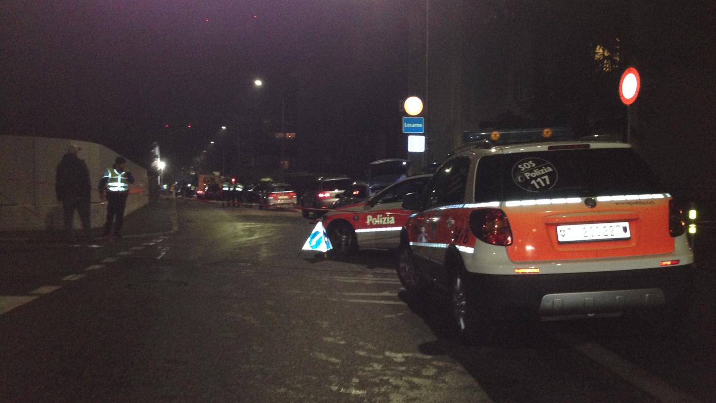 Via Varenna sbarrata alla circolazione