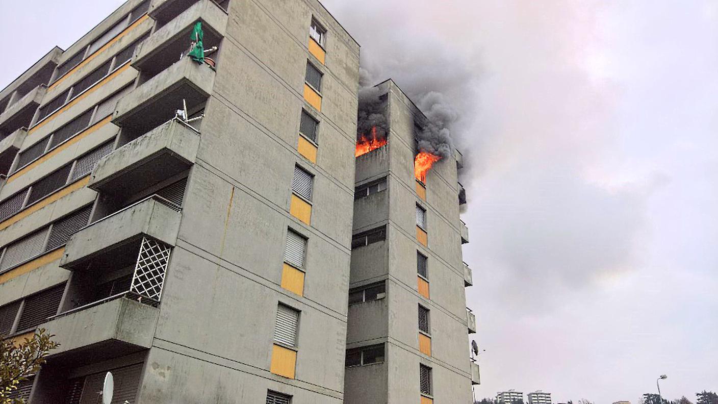 Incendio in via Odescalchi a Chiasso