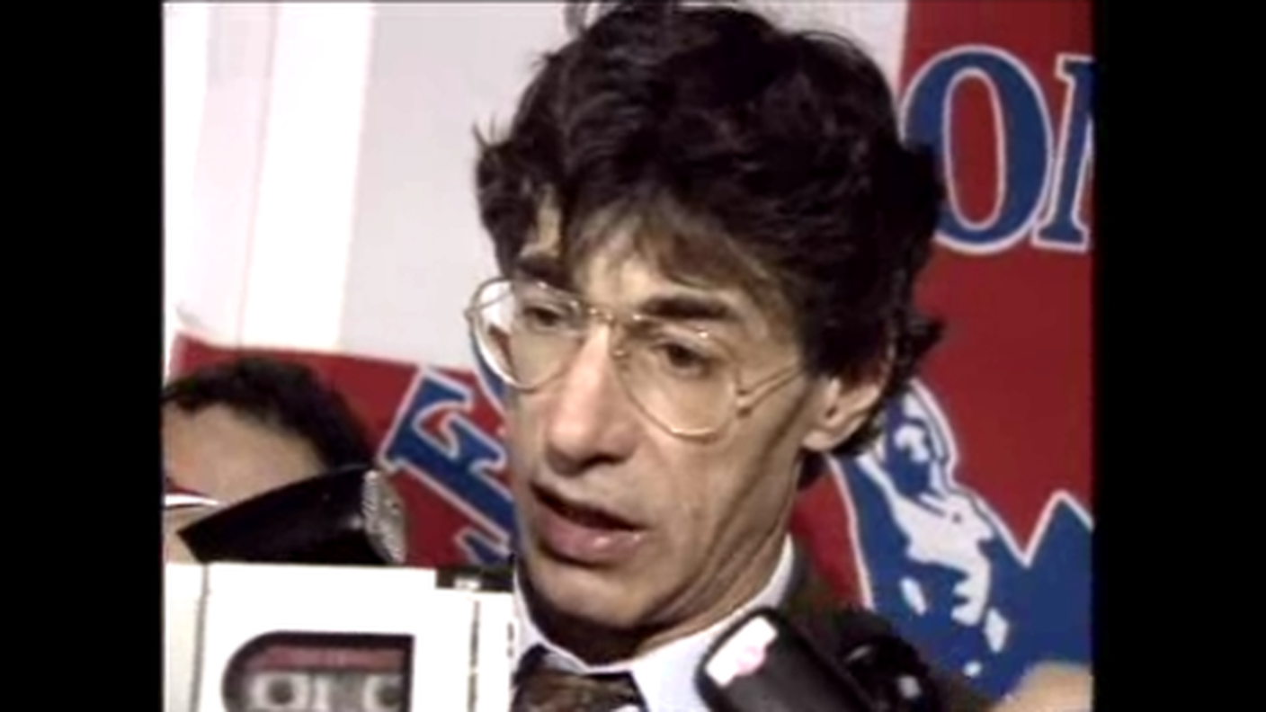 Aprile 1992 - Umberto Bossi diventa un fenomeno nazionale: crollano DC e PSI, la Lega si impone sull'onda dello sdegno per Manipulite