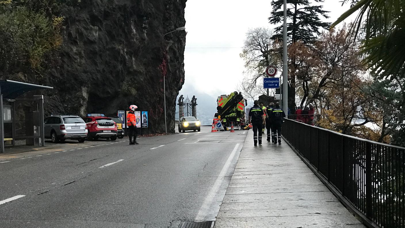 Soccorritori all'opera sul luogo dell'incidente